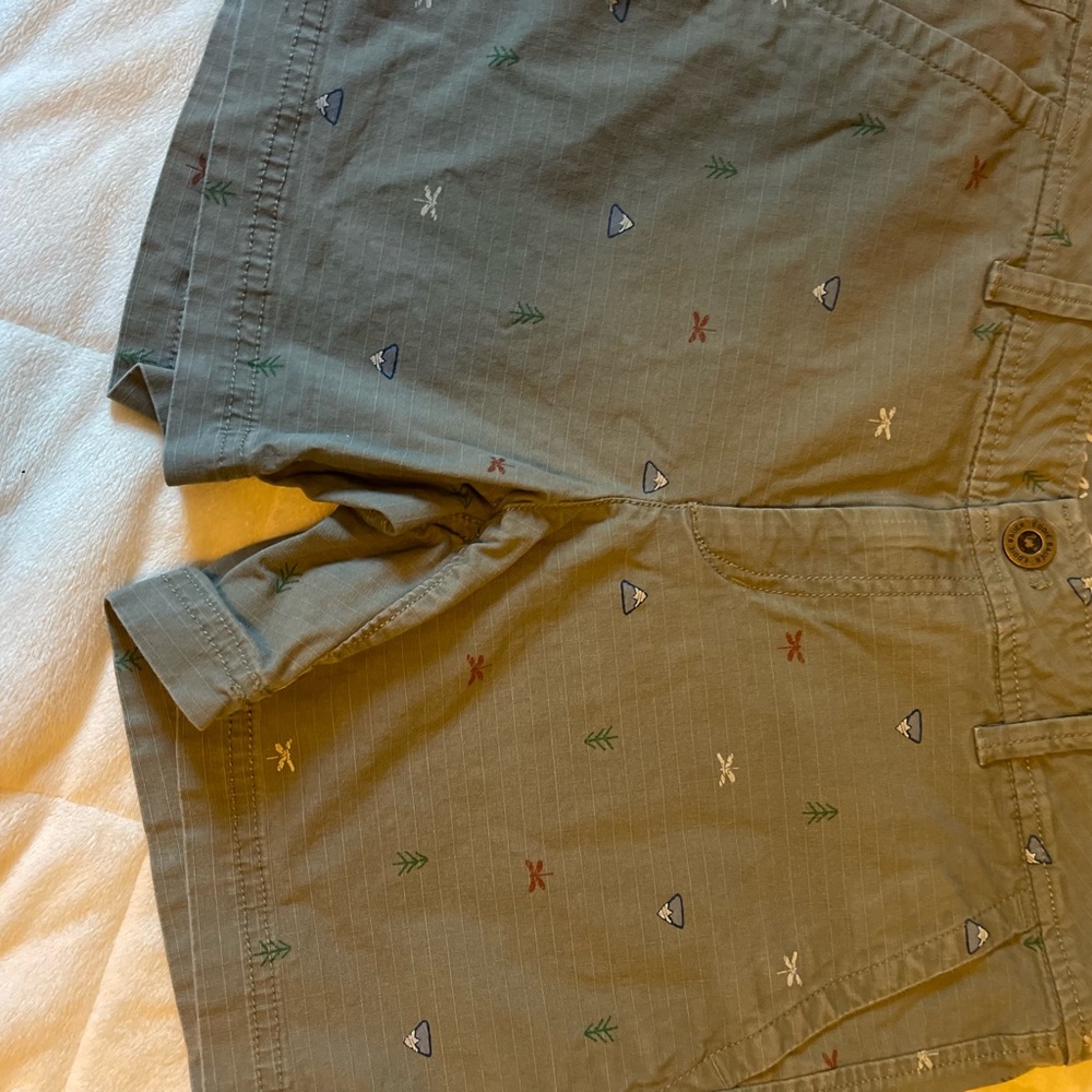Eddie Bauer shorts size 4. Very cute embroidered fabric.